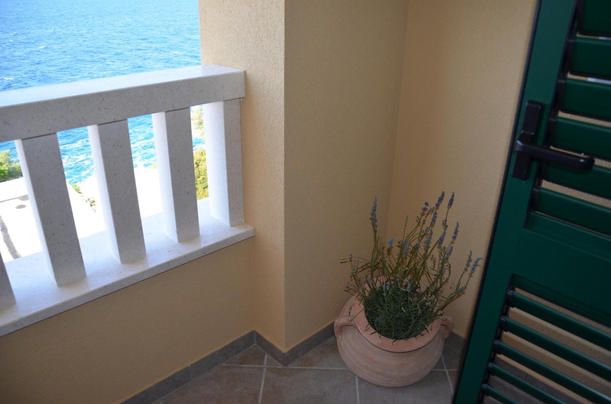 Villa Fortudor Milna  Exterior photo